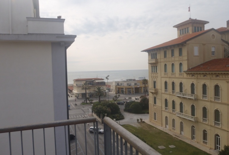 D.M.S.-7 Luxury apartments in Viareggio city centre.