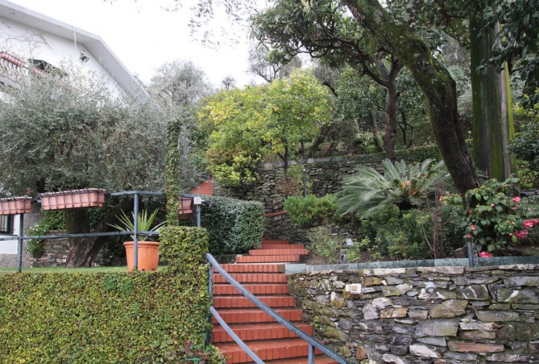 DIK34 An amazing villa in Rapallo overlooking Portofino. 