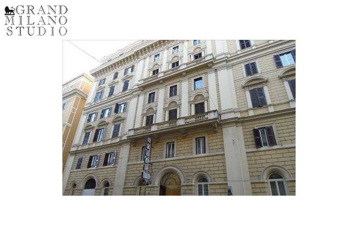 D-SVM.99. Apartment in a historical city centre of Rome with antique furniture 