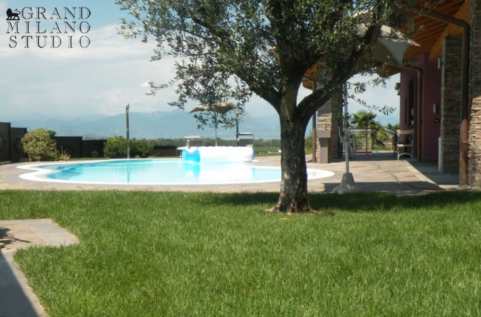 D-YK 4  A villa with a swimming pool in Peschiera del Garda 