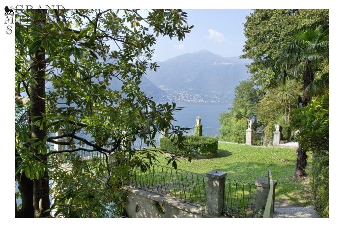 D-YK 22. New luxury villa apartments on Lake Como