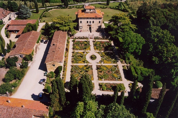 D-YK 30. A unique property on the hills of Tuscany