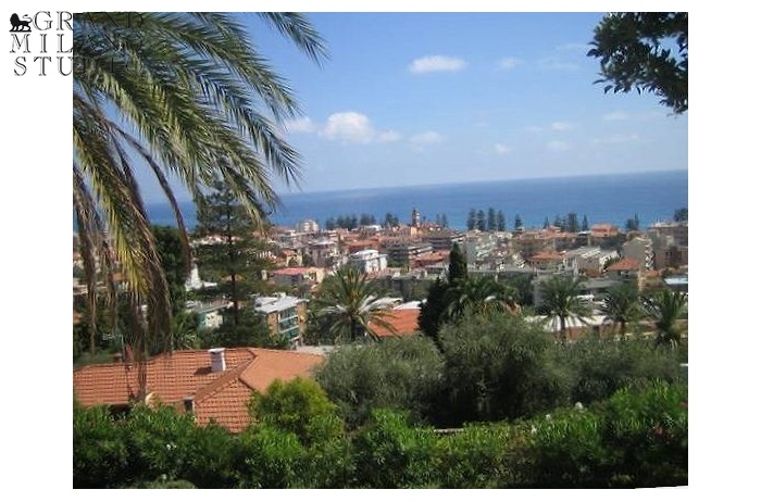 DIK103 A prestigious apartment by the sea in Bordighera