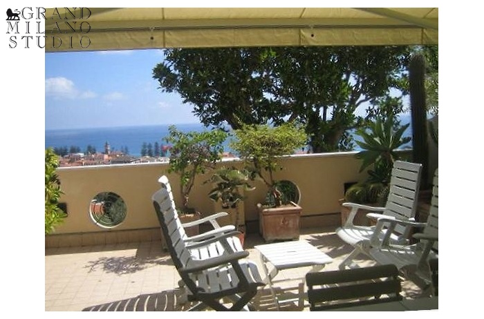 DIK103 A prestigious apartment by the sea in Bordighera