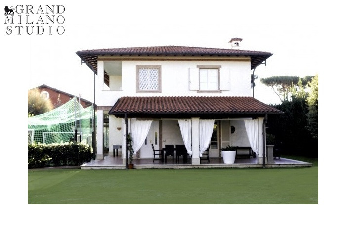 DIK93 A beautiful villa in the Forte dei Marmi city centre 