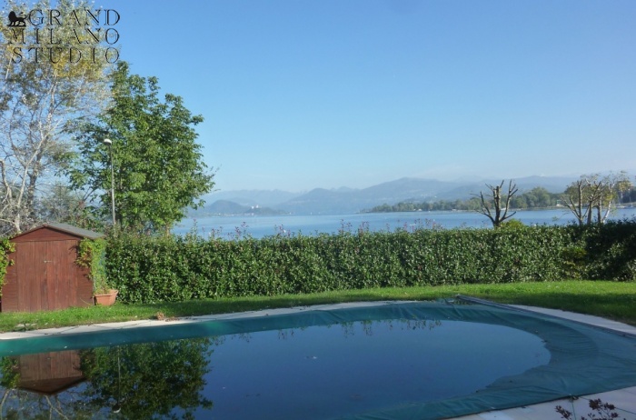 D.LB88 1st line villa on Lake Maggiore 