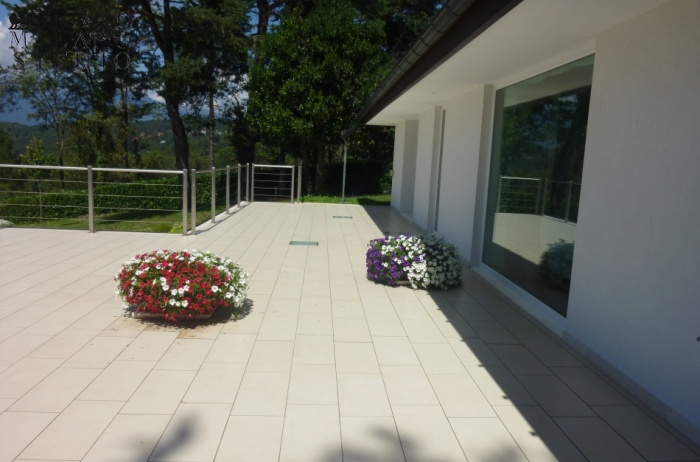 D.LB85 A modern villa in Luino 