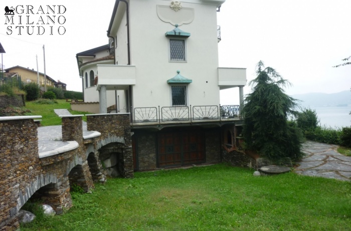 D.LB87 A unique villa in Verbania