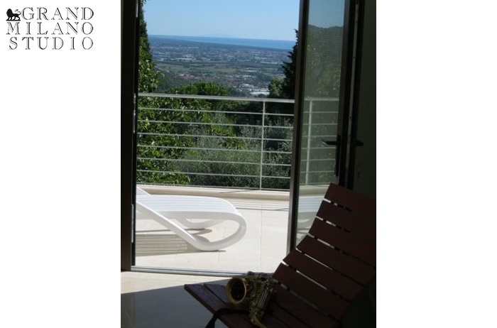 D.M.S-13 Luxury villa with a stunning sea-view and beautiful park in Versilia.  