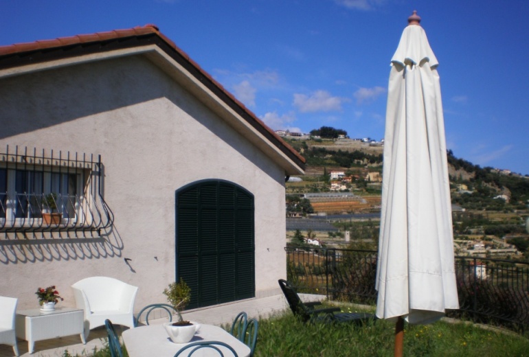 DIK15 Villa in Ventimiglia with a stunning sea-view