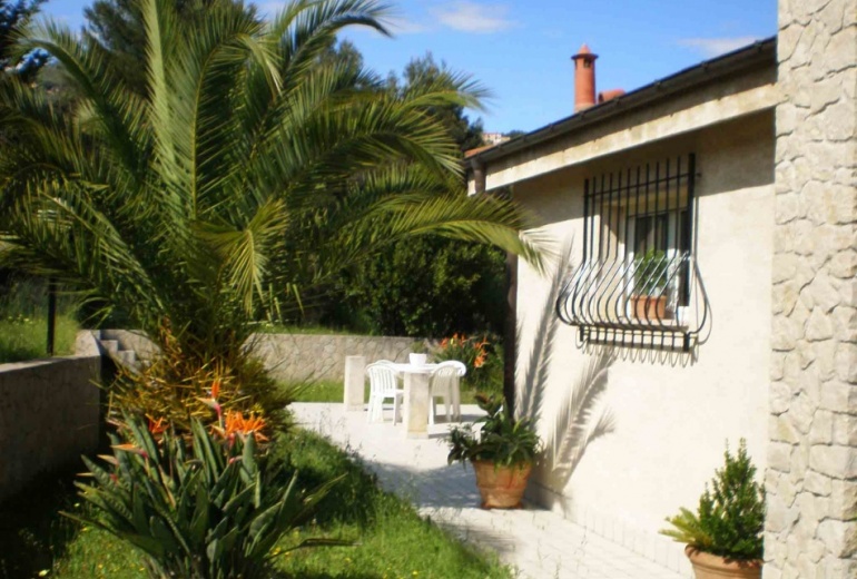 DIK15 Villa in Ventimiglia with a stunning sea-view