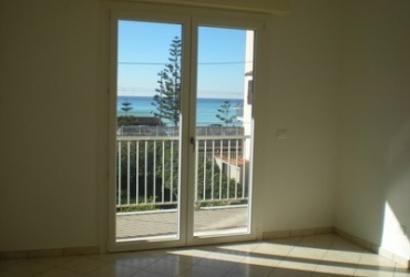 IKD90 Bordighera. Apartment 20 meters from the sea.