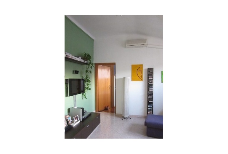 D-AU 108 2-room apartment in Milan, Lima metro station 