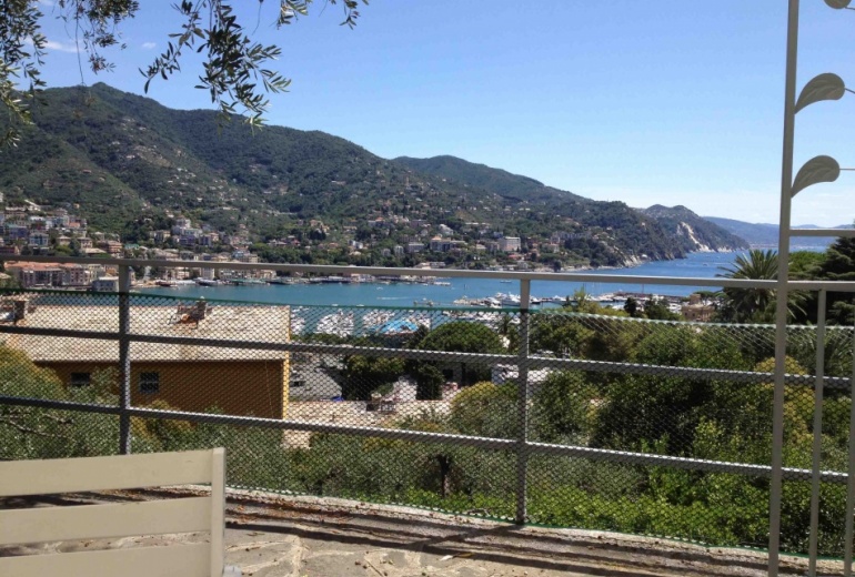 DIK36 Cosy villa by the sea in Rapallo 