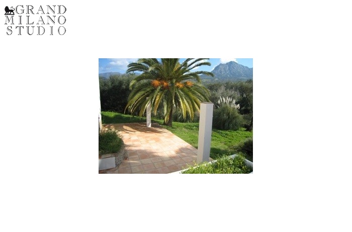 ATK 747 – A villa in Casares 