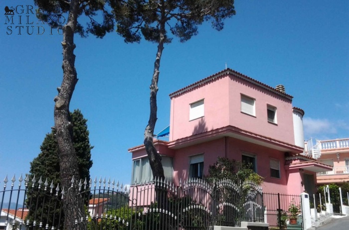 DIK81 Vallecrosia. Beautiful villa overlooking Monaco!