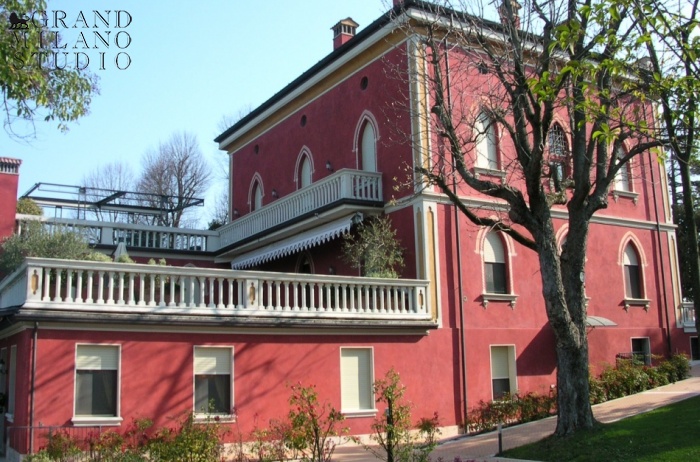 D-YK 70 A fabulous villa with vineyards in Desenzano del Garda 