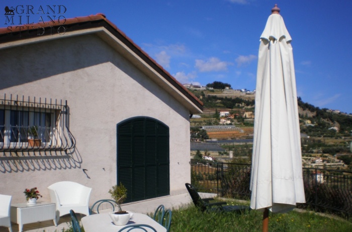 DIK15 Villa in Ventimiglia with a stunning sea-view