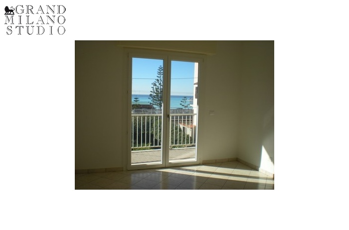 IKD90 Bordighera. Apartment 20 meters from the sea.