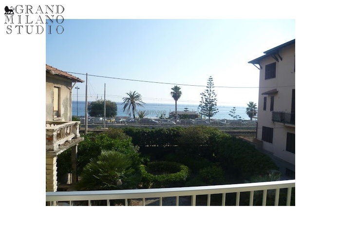 IKD90 Bordighera. Apartment 20 meters from the sea.