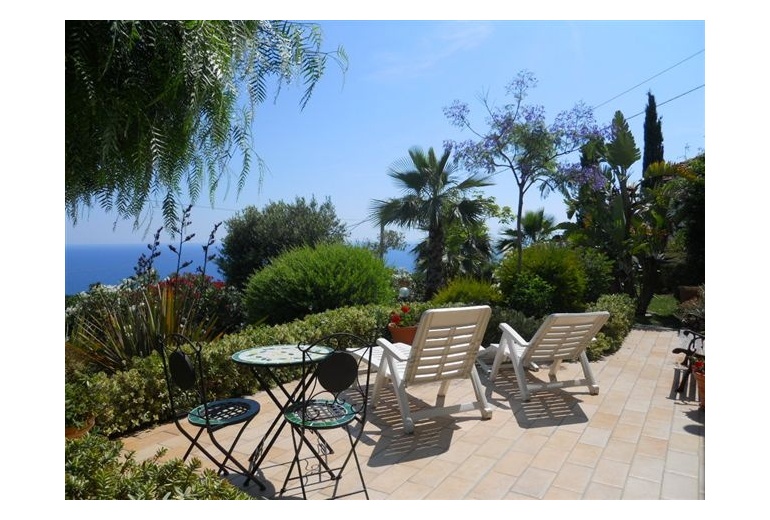 DIK65 Sanremo. Beautiful villa with fantastic sea views!