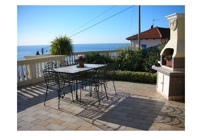 DIK65 Sanremo. Beautiful villa with fantastic sea views!