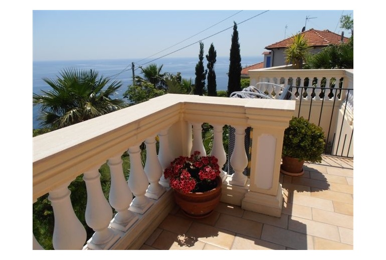 DIK65 Sanremo. Beautiful villa with fantastic sea views!