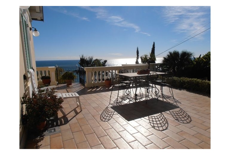 DIK65 Sanremo. Beautiful villa with fantastic sea views!