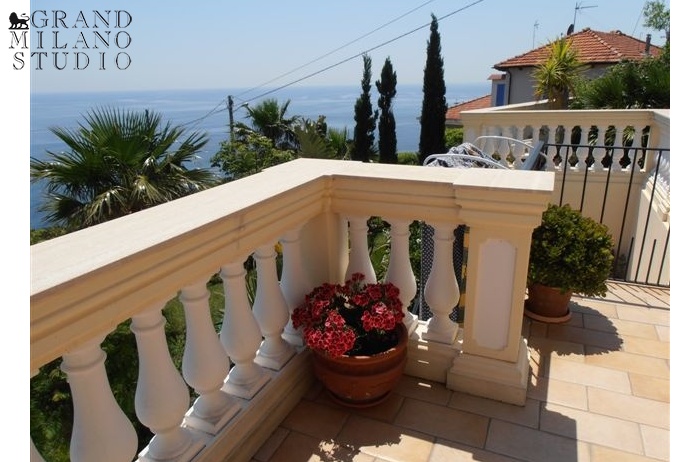 DIK65 Sanremo. Beautiful villa with fantastic sea views!