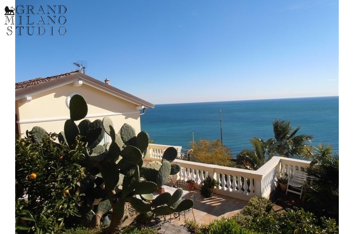 DIK65 Sanremo. Beautiful villa with fantastic sea views!