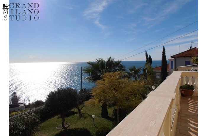 DIK65 Sanremo. Beautiful villa with fantastic sea views!