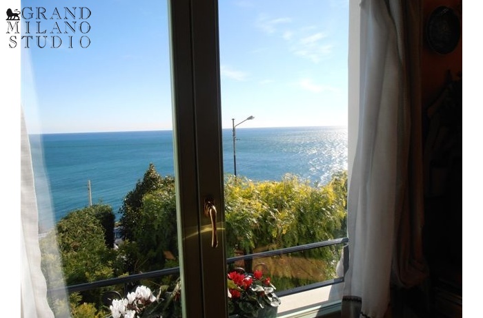 DIK65 Sanremo. Beautiful villa with fantastic sea views!