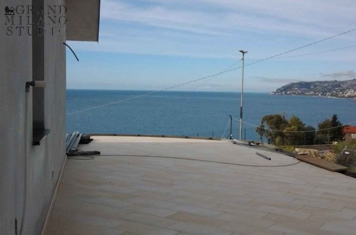 DIK68 Sanremo. New villa by the sea in the construction process.