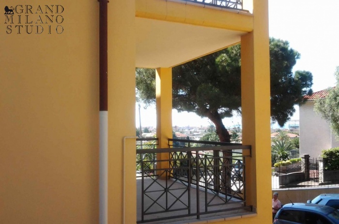 DIK83 Bordighera. New apartment with two bedrooms. Sea view, terrace and garden!