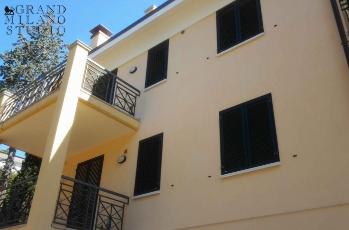 DIK83 Bordighera. New apartment with two bedrooms. Sea view, terrace and garden!