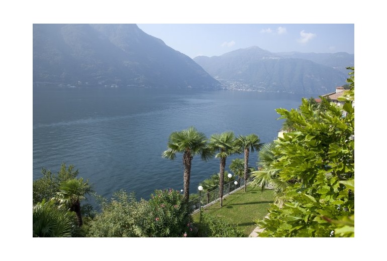 D-YK 23. New luxury villa apartment on Lake Como 