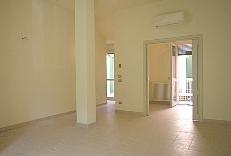 DIK223 New spacious apartment in Viareggio 