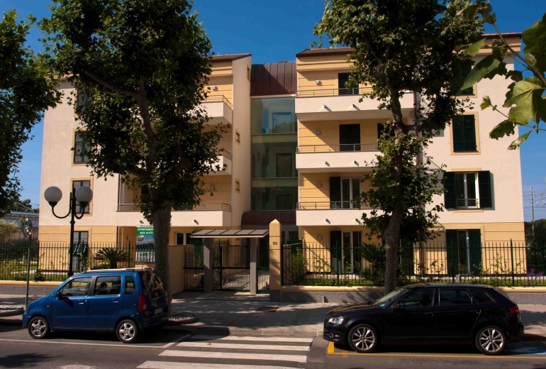 DIK272 Chiavari. Front sea  new apartments!