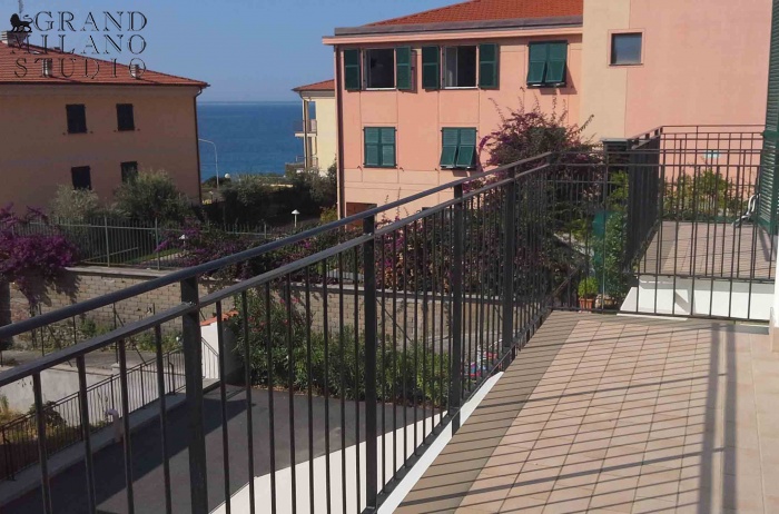 DIK253 Riva Ligure. New apartments with 2/3 bedrooms : 100 meters from the sea!
