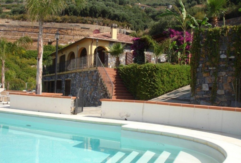 DIK1 A new villa by the sea in Santo Stefano al Mare 