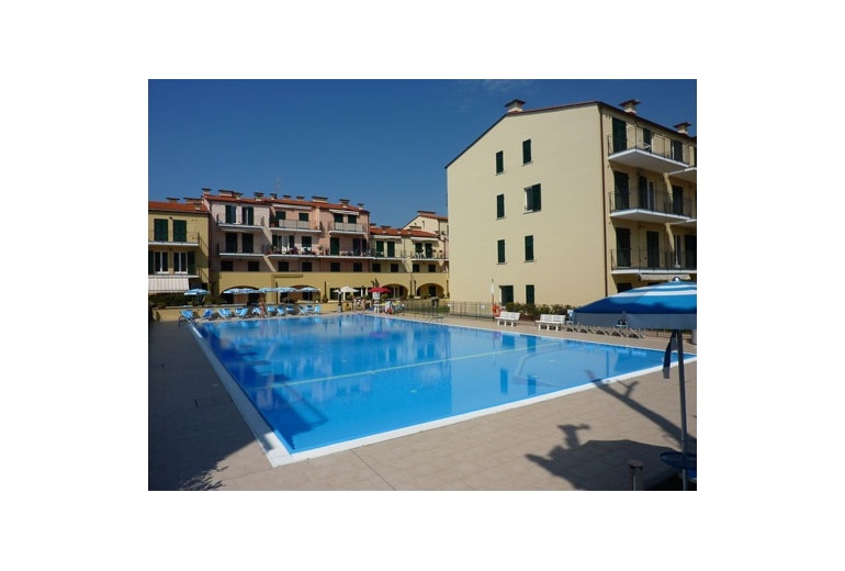 DIK187 Apartments in a new residential compound in Imperia 