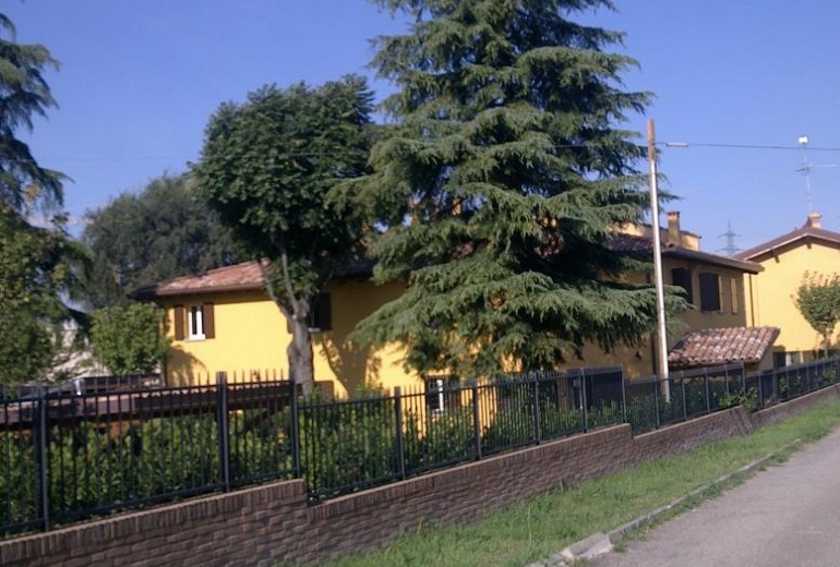 D.M.S - 224 A part of a villa for 4 families in Bologna 
