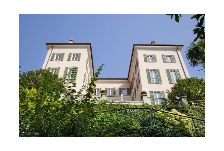 D-YK 22. New luxury villa apartments on Lake Como
