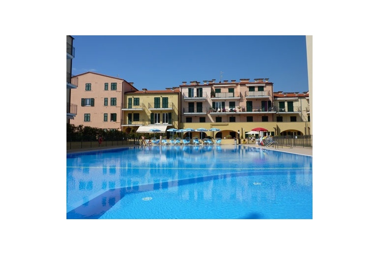 DIK187 Apartments in a new residential compound in Imperia 