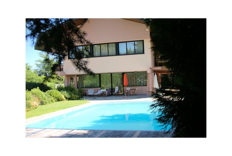 D-AU 374 A villa with a swimming pool in Arona close to Lake Maggiore