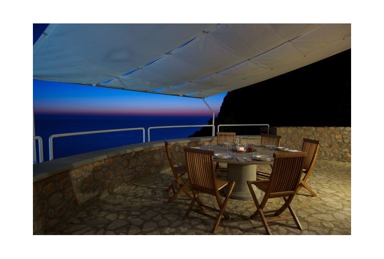 DIK59 Porto Santo Stefano. Luxury villa with private access to the sea.