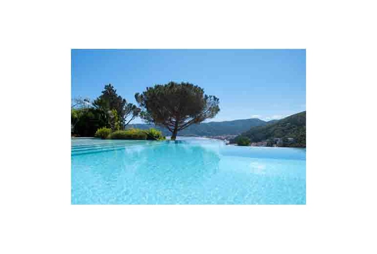 D-YK 78. Bergeggi..Modern villa with panoramic swimming pool infiniti.