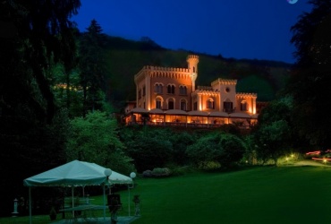 D.LB61 A castle on Lake Maggiore 