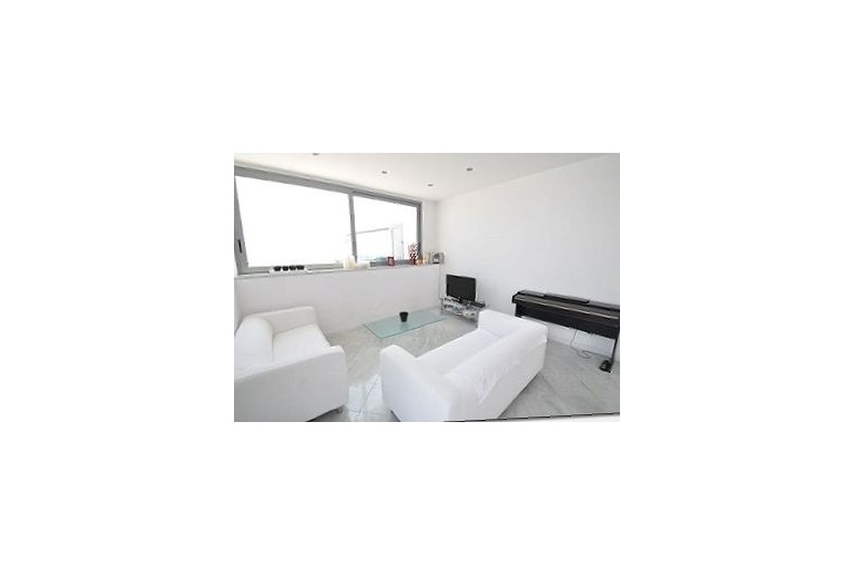 DIK120 Duplex penthouse with a swimming pool in Bordighera 