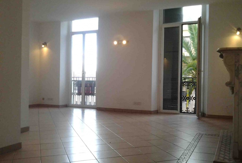 DIKN 189 Bordighera. New apartment with three bedrooms in the villa. Sea: 150 meters!